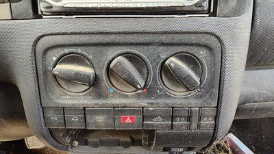 99-02 Cabrio Convertible Temperature Control Module In Dash Heater Ac Head Unit