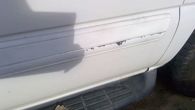 00-06 Suburban Passenger Right Front Moulding From Door Trim Strip White 50U