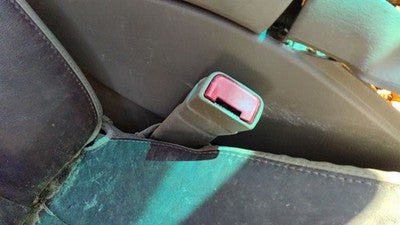 00-04 Buick Regal Passenger Right Front Seat Belt Buckle Receiver Oem Tan 525