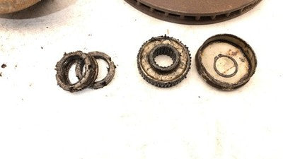 1981-93 Dodge Ram W250 Driver Left Front Spindle Steering Knuckle With Wheel Hub