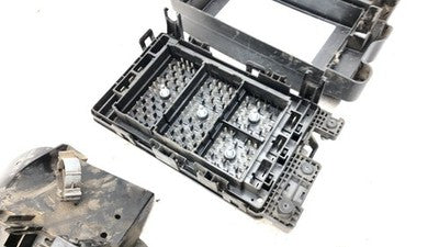 2004 Buick Rainier Engine Fuse Box Power Distribution Panel Oem 5.3L 15120875