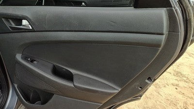 16-18 Tucson Passenger Right Rear Inside Door Trim Panel Only Back Black Try