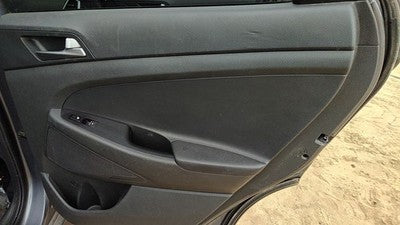 16-18 Tucson Passenger Right Rear Inside Door Trim Panel Only Back Black Try