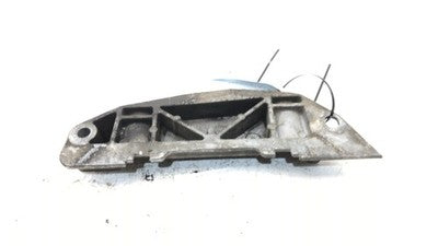 2001 Chrysler Pt Cruiser Transmission Mount Bracket Oem Bracket 2.4L At