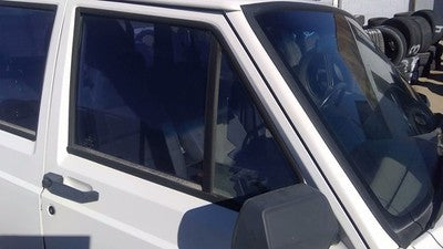 84-96 Cherokee Xj Passenger Right Front Vent Window Small Door Glass With Frame