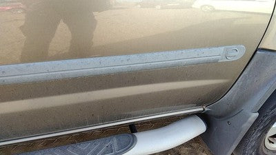 2002-2004 Nissan Xterra Passenger Right Front Moulding From Door Oem Trim Strip