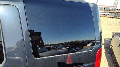 2005-2009 Land Rover Lr3 Driver Left Rear Quarter Glass Back Side Window Oem