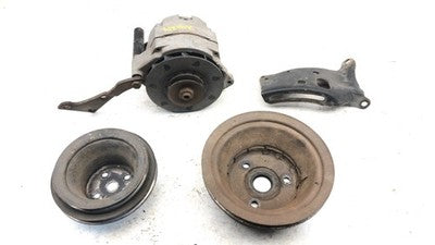 1971-1986 Chevy K10 Alternator With Mount Bracket And Pulleys Oem 5.7L J8127023