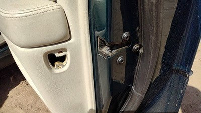 1998-2004 Cadillac Seville Passenger Right Front Door Latch With Rods/Cables Oem