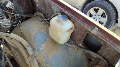 1983 Gmc Sierra C3500 Windshield Washer Fluid Reservoir With Pump Oem Wiper Tank