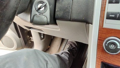 2007-2009 Chevy Equinox Lower Dash Under Column Knee Bolster Trim Panel Gray 142