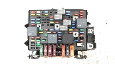 2000-2002 Sierra 2500 Hd Engine Fuse Box Power Distribution Panel Oem 8.1L