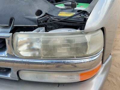 2000-2006 Chevy Suburban Driver Left Head Light Oem Front Lamp 16526133