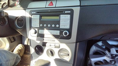 2007 Vw Passat Trim Bezel Around Radio Surround Dash Panel Oem