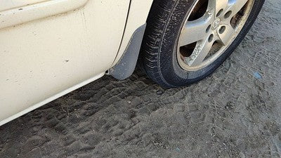 2007 Dodge Caravan Passenger Right Moulding From Fender Oem Trim Strip White Pw1
