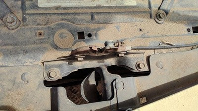 1980-1984 Cadillac Deville Hood Latch Assembly With Bracket Oem 10067344