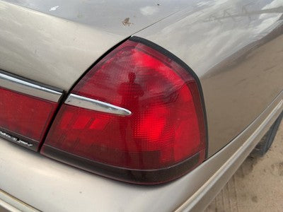 98-02 Mercury Grand Marquis Passenger Right Outer Tail Light Brake Lamp Oem Rear