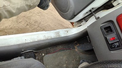 2002 Kia Rio Driver Left Lower Kick Trim Panel Oem Gray