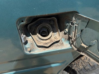 1995 Isuzu Rodeo Fuel Filler Neck Assembly With Gas Cap Oem