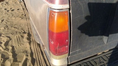 1981-1987 Isuzu Pup Pickup Driver Left Tail Light Brake Lamp Oem Rear 94218842
