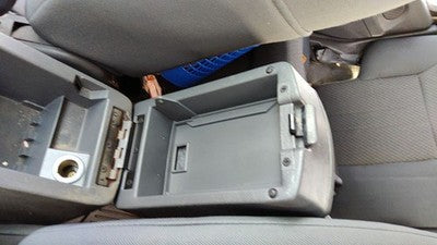 2002-2004 Nissan Xterra Center Console Lid Only Oem Arm Rest Fold Down Gray K