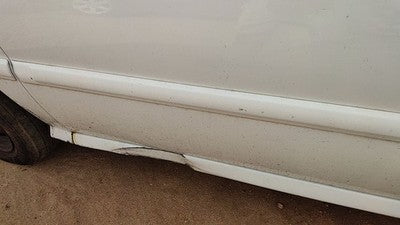 2001-2002 Kia Rio Driver Left Front Moulding From Door Oem Trim Strip White