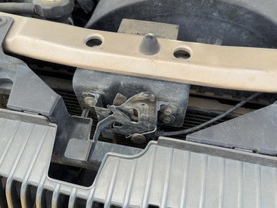 2004-2007 Buick Rainier Hood Latch Assembly With Bracket Oem 15176209