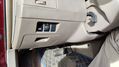 2005-2006 Nissan Altima Lower Dash Under Column Knee Bolster Trim Panel Blond C