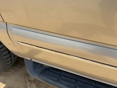 00-06 Suburban Driver Left Front Moulding From Door Oem Trim Strip Pewter 11U