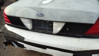 1999-2011 Ford Crown Vic Center Tail Light Deck Lid Mounted Middle Reverse Lamp