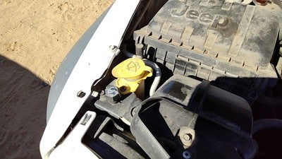 2005-07 Jeep Liberty Windshield Washer Fluid Reservoir With Pump Oem Wiper Tank