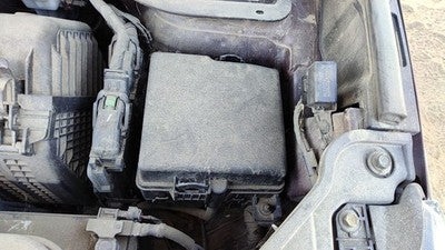2014-2015 Kia Sorento Engine Fuse Box Power Distribution Panel Oem 3.3L