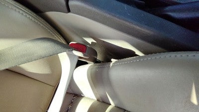 00 01 Legacy Outback Passenger Right Front Seat Belt Buckle Receiver Oem Tan 040