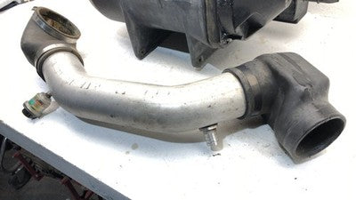 2003 Freightliner School Bus 5.9l Air Intake Filter Box Housing Tube Oem Cummins