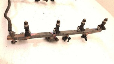 2004-15 Nissan Titan Complete Fuel Rail With Injectors Set Loaded Oem 166007s00a