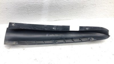 1994 Chevy Suburban Driver Left Rear Moulding On Corner Panel Oem