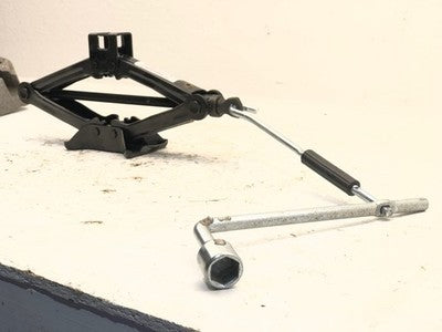2005 Kia Amanti Emergency Roadside Jack Kit Spare Tire Tool Set Oem