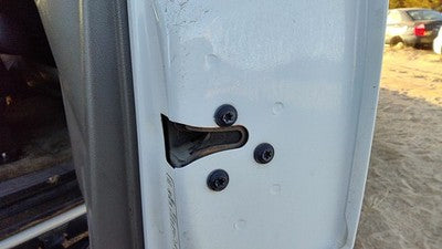 2000-2006 Chevy Suburban Passenger Right Rear Door Latch With Rods/Cables Back