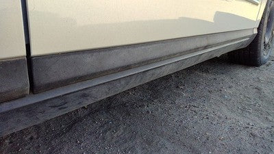 2006-2010 Vw Passat Passenger Right Lower Front Moulding From Door Trim Strip