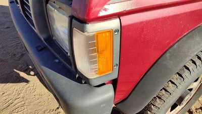 90-97 Nissan Hardbody Driver Left Front Turn Signal Light Lamp Fender Mounted