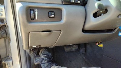 98-01 Oldsmobile Intrigue Lower Dash Under Column Knee Bolster Trim Panel Gray
