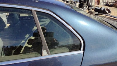 2005-2010 Vw Jetta Driver Left Rear Vent Window Back Door Glass With Frame Oem