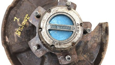 1996-98 Suzuki Sidekick Driver Left Front Spindle Steering Knuckle With Hub 1.8L
