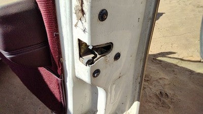 1987 Olds Ciera Passenger Right Front Door Latch With Rods/Cables Oem