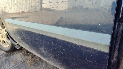 2001-2003 Dodge Caravan Driver Left Front Moulding From Door Oem Trim Strip
