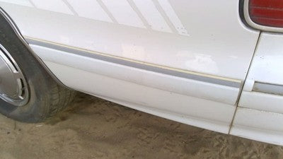 1994 Chevy Caprice Lh Driver Left Rear Moulding On Quarter Panel Oem White