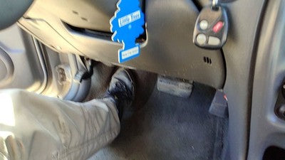 98-01 Oldsmobile Intrigue Lower Dash Under Column Knee Bolster Trim Panel Gray