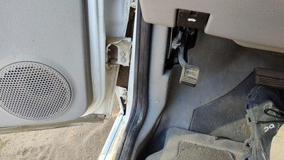 2007 Chevy Uplander Driver Left Lower Kick Trim Panel Oem Gray 17B