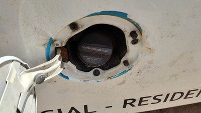 2004-2014 Chevy Express Van Fuel Filler Neck Assembly With Gas Cap Oem 20829348