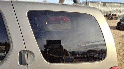 2000-2004 Nissan Xterra Driver Left Rear Quarter Glass Back Side Window Oem